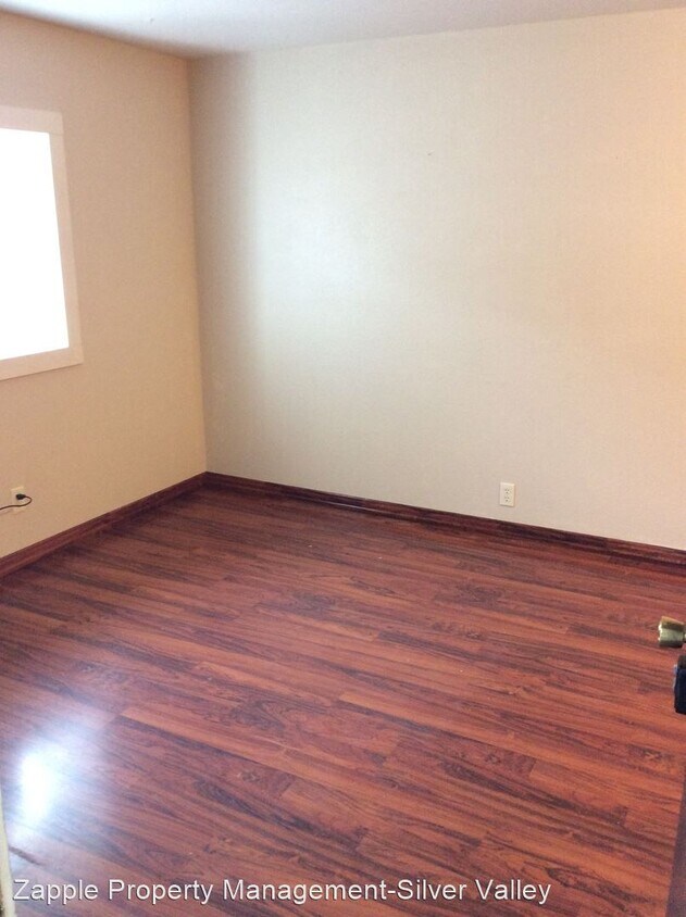 Building Photo - 1 br, 1 bath Apartment - 206 Earle 206 Ear...