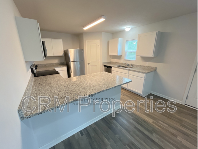 Building Photo - 983 Woodland Springs Dr