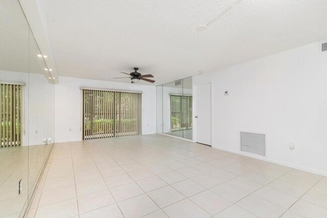 Foto del edificio - 3525 S Ocean Blvd