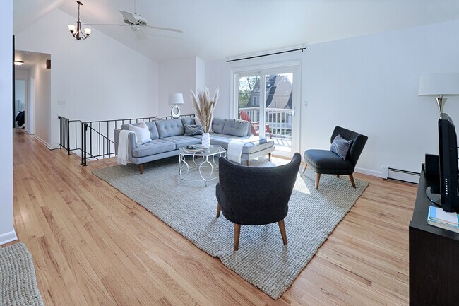 Foto del edificio - 622 Fairfield Beach Rd