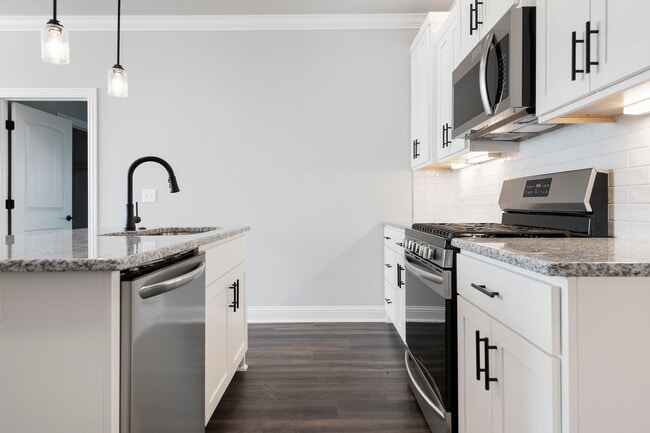 Foto del edificio - Newly Built Bentonville Townhome!