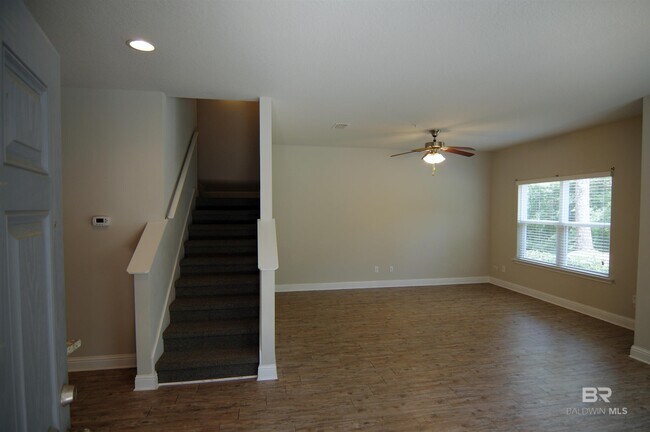 Foto del edificio - 6857 Spaniel Dr