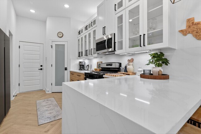 Foto del edificio - 4609 Bricker St