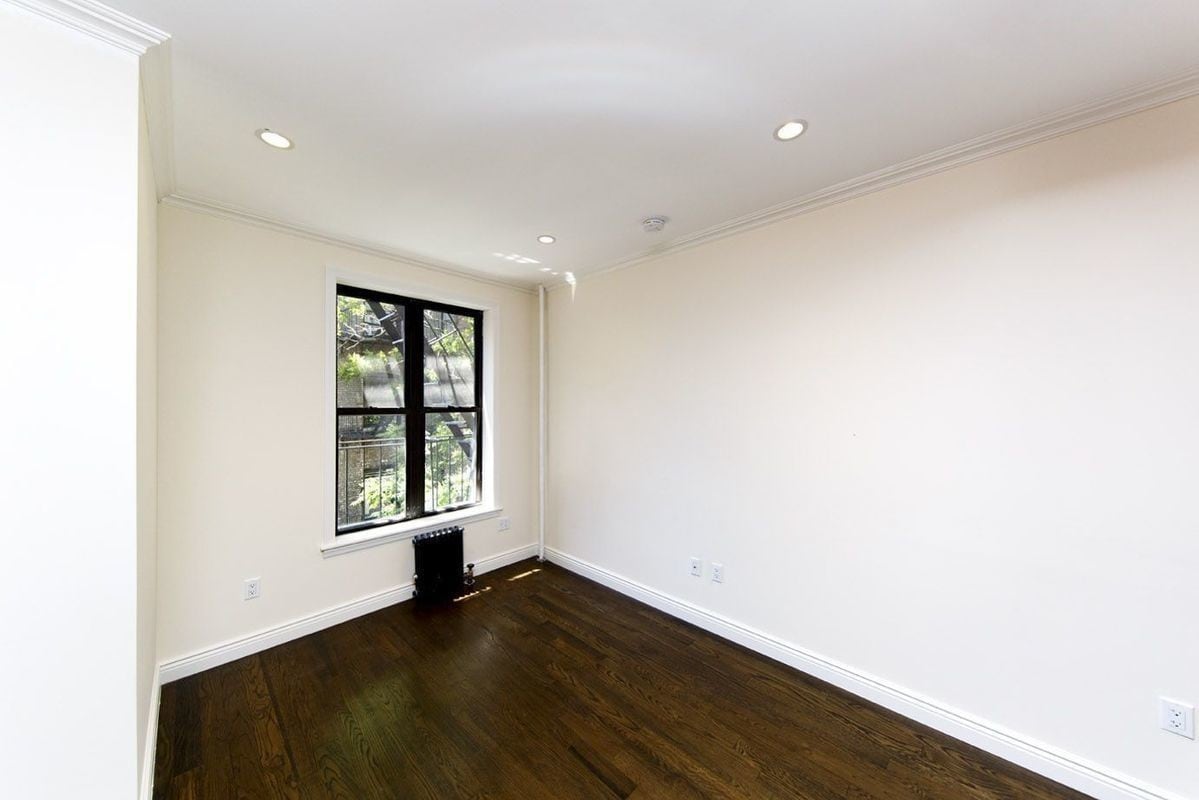 Primary Photo - 26 Jane St