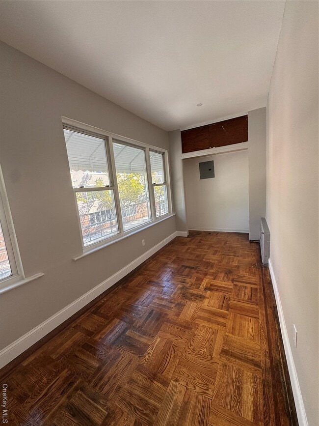 Foto del edificio - 4229 Grace Ave