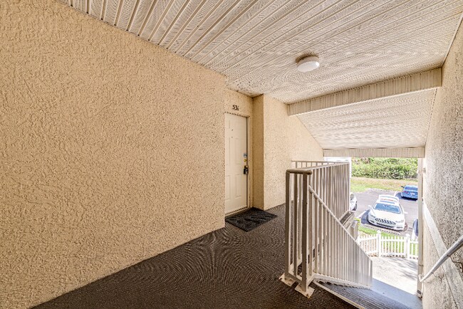 Building Photo - 3960 Southpointe Dr