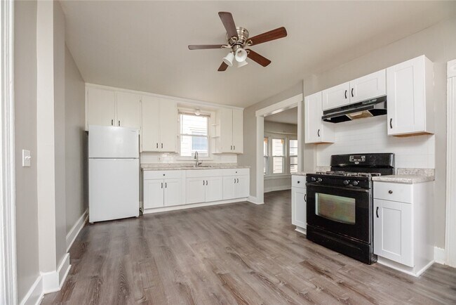 Foto del edificio - 144 Adams St