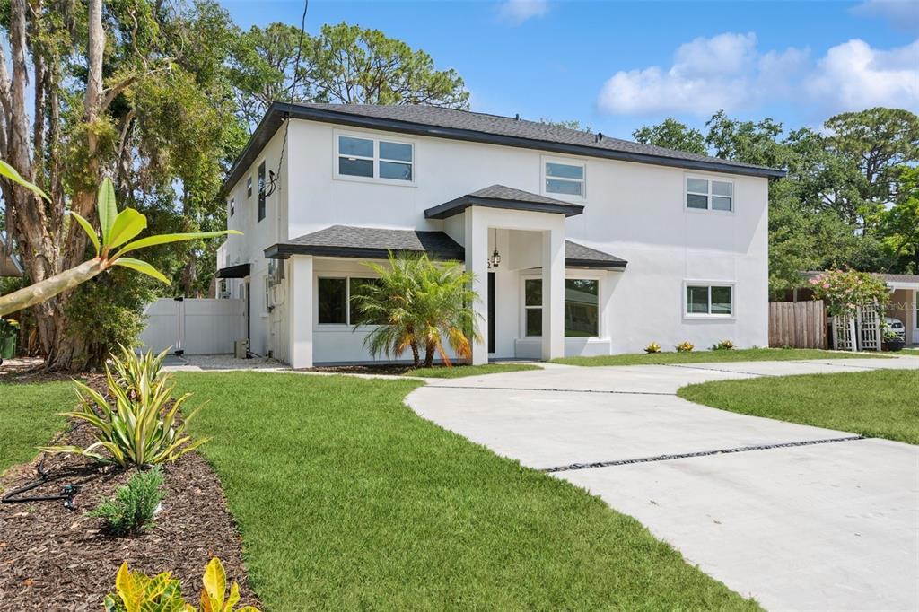 Foto principal - 2655 Bay St