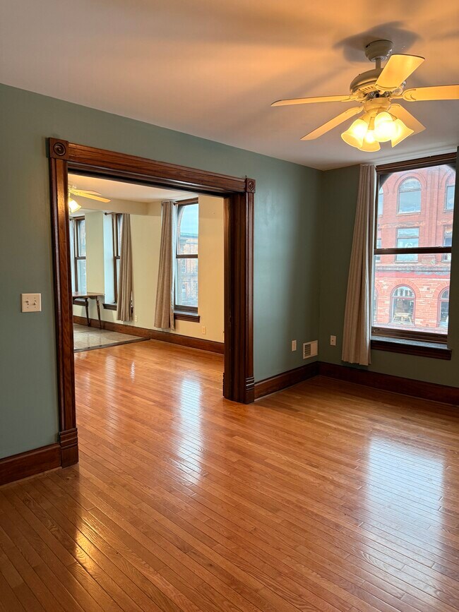 Foto del edificio - 215 6th St