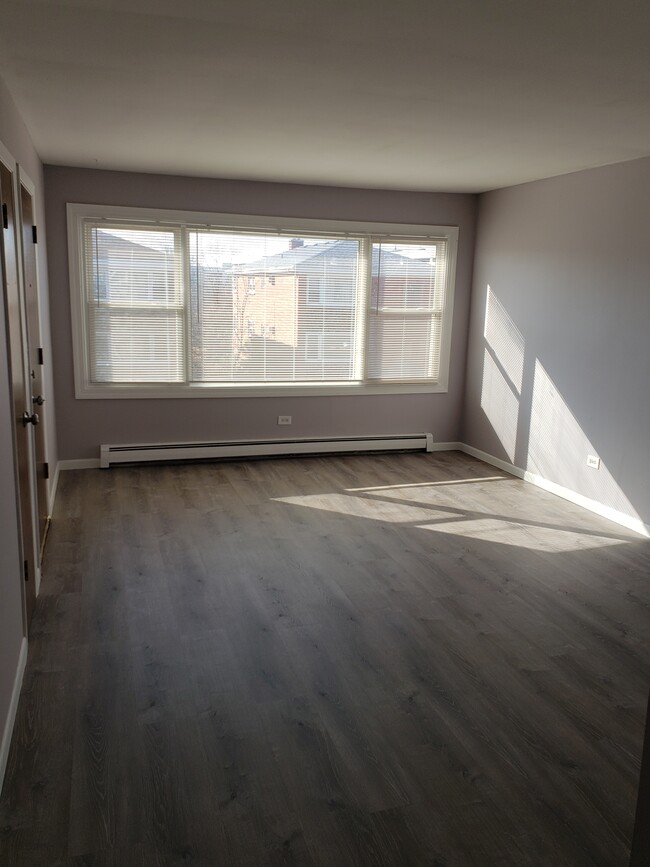 Living Room - 10108 Devon Ct