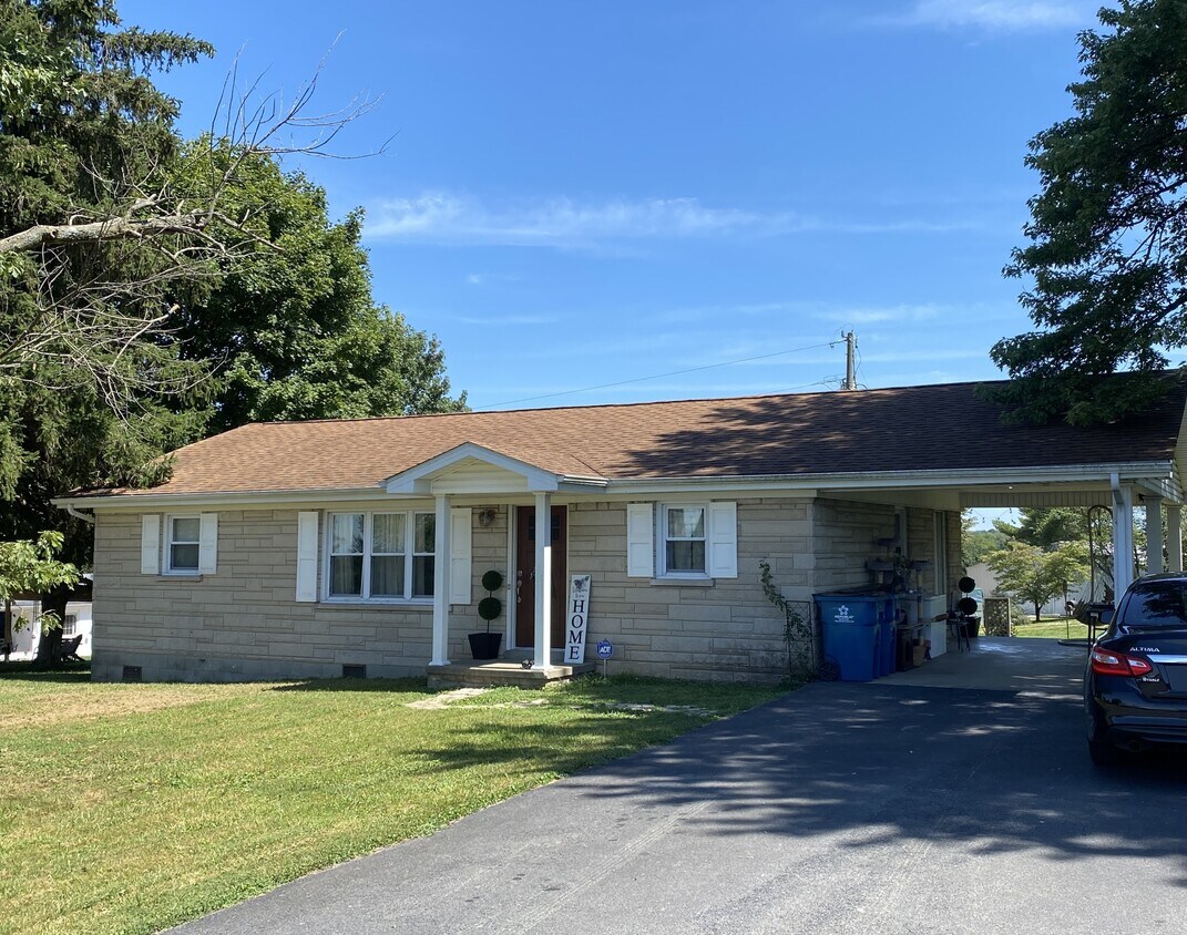Foto principal - 4730 Old Elizabethtown Rd