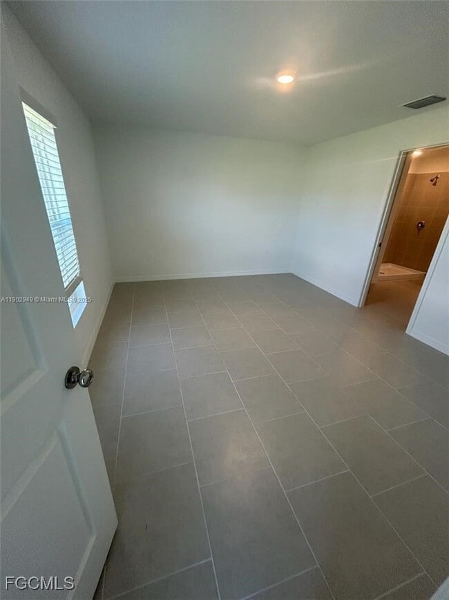 Building Photo - 4022 North Dr