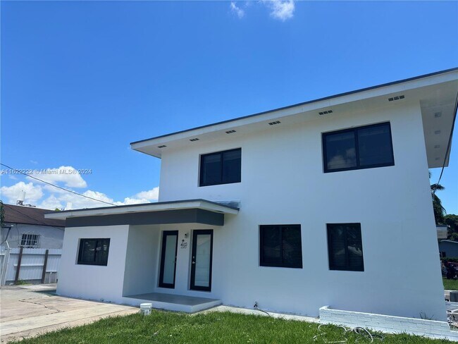 Foto del edificio - 2145-2149 NW 33rd St