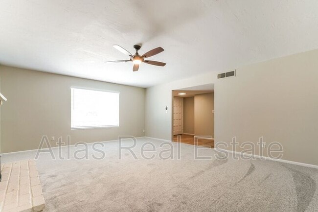 Building Photo - 9641 N 41st Dr