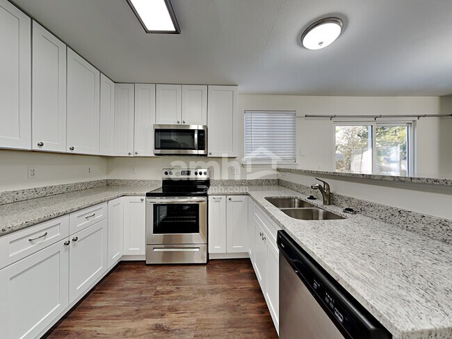 Foto del edificio - 4821 Ardley Dr