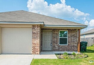 Building Photo - 704 B Kimble Dr