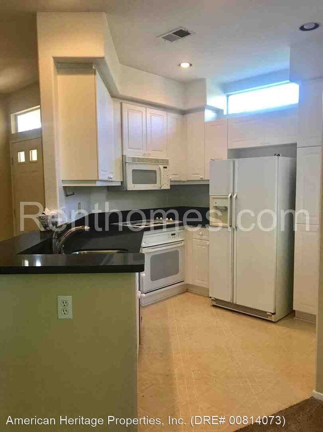 Building Photo - 2 br, 2 bath House - 10728-242 Sabre Hill ...