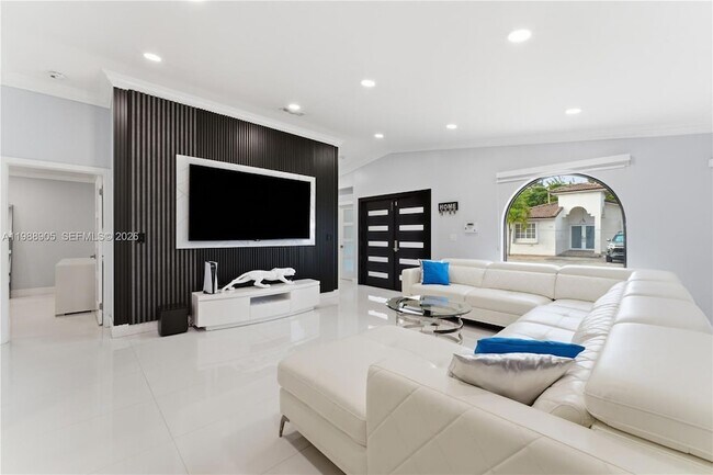 Building Photo - 3355 W 68th St