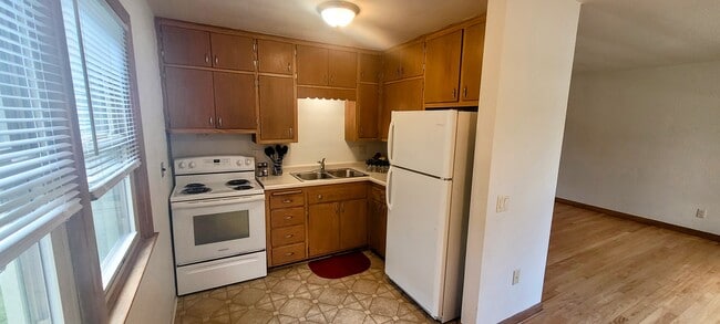 Building Photo - 926 High St