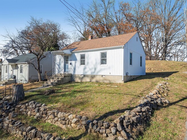 Foto del edificio - 2 Bedroom, 1 Bathroom newly renovated home for rent off Williamson Rd!