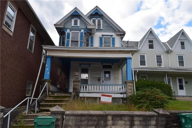 Building Photo - 344 N 1st St