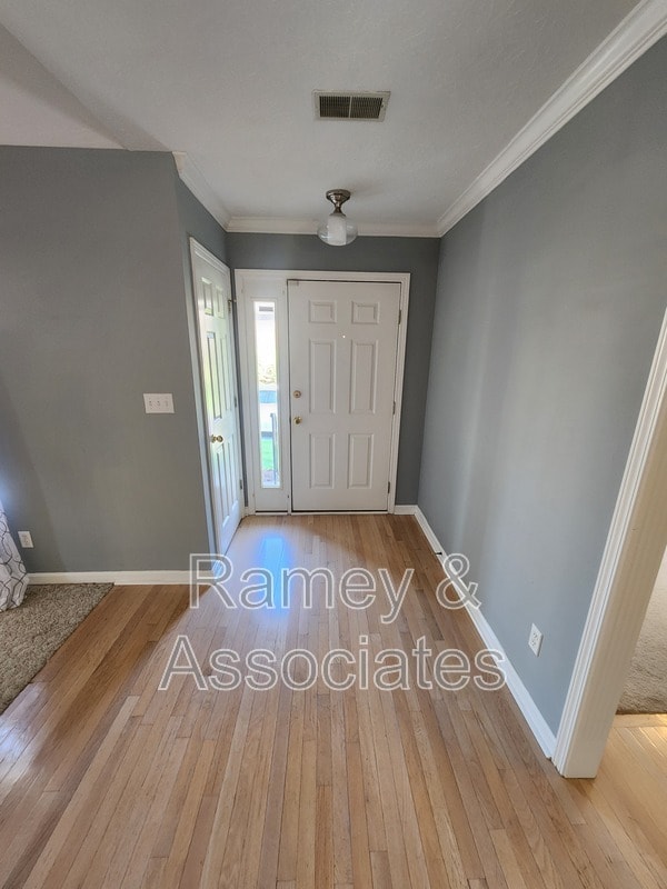 Building Photo - 10828 Glenway Pl
