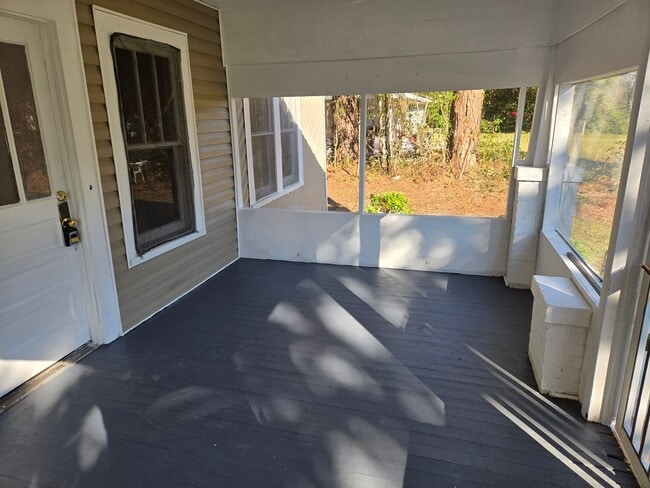 Building Photo - 3 Bedroom 2 Bathrome home in the City of N...