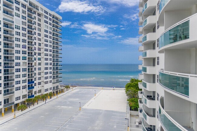 Foto del edificio - 3001 S Ocean Dr