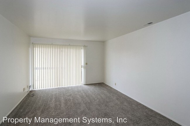 Building Photo - 4979 S Eastridge Ln
