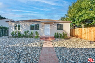 Building Photo - 17623 Burbank Blvd