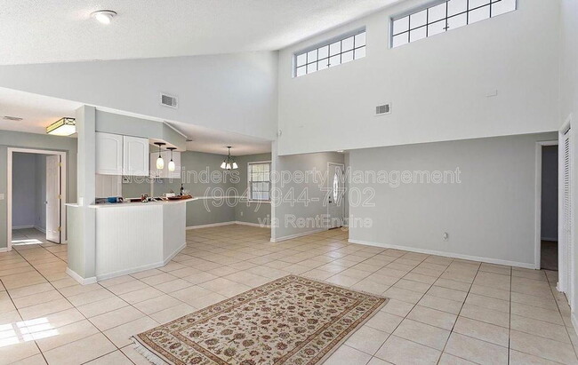 Foto del edificio - 3386 Chrysler Dr