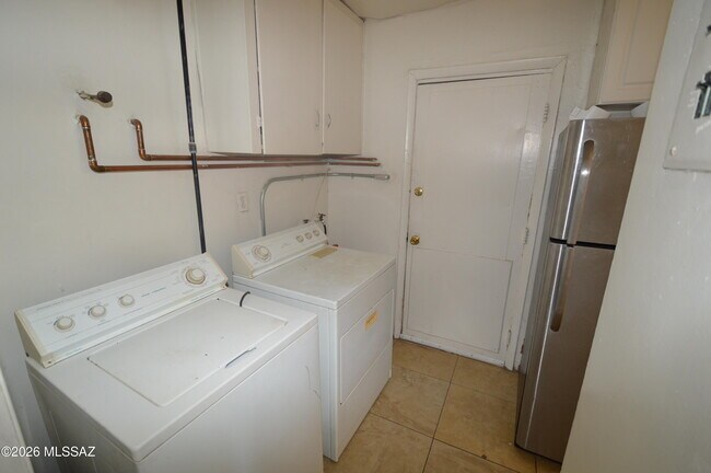 Foto del edificio - 4650 E 19th St