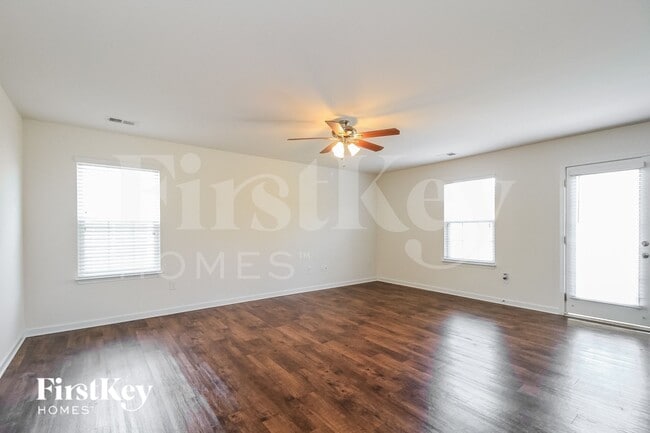 Building Photo - 1377 Aurora Glen Dr