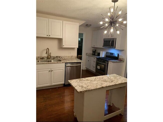 Foto del edificio - 2818 Dupont Ave N