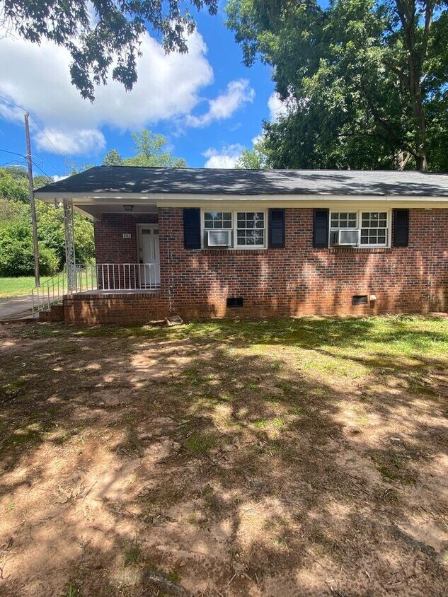 283 Dogwood Club Rd, Spartanburg, SC 29302 House Rental in