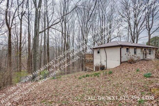 Foto del edificio - Cozy Bungalow 20 minutes to Downtown Nashv...