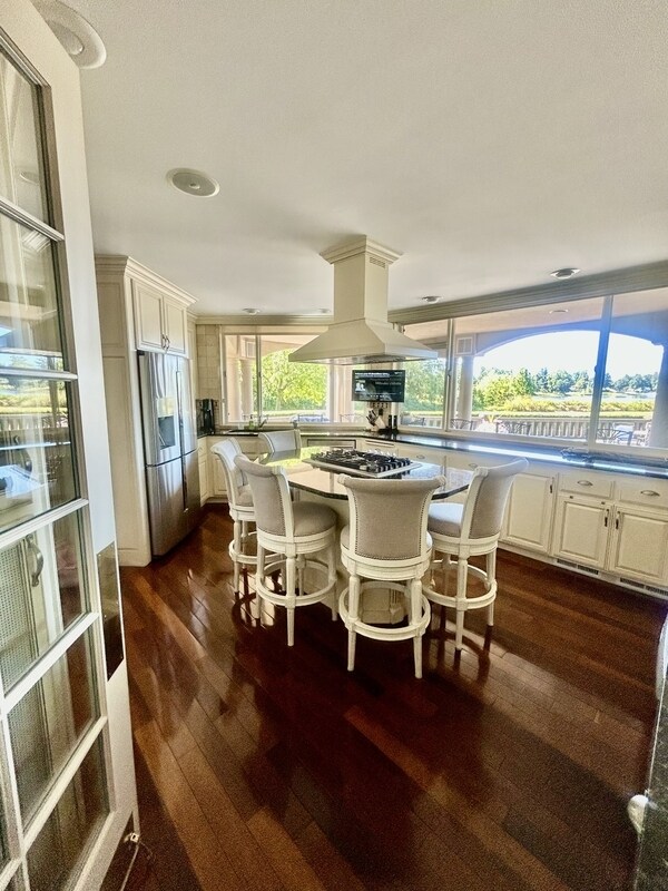 Foto del edificio - 7245 Barber's Grove Ln