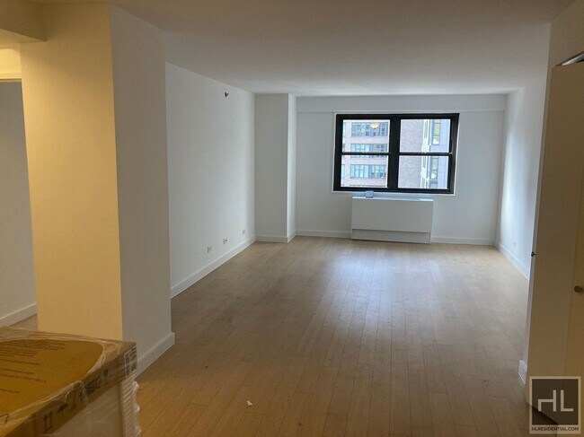Building Photo - East 39th Street