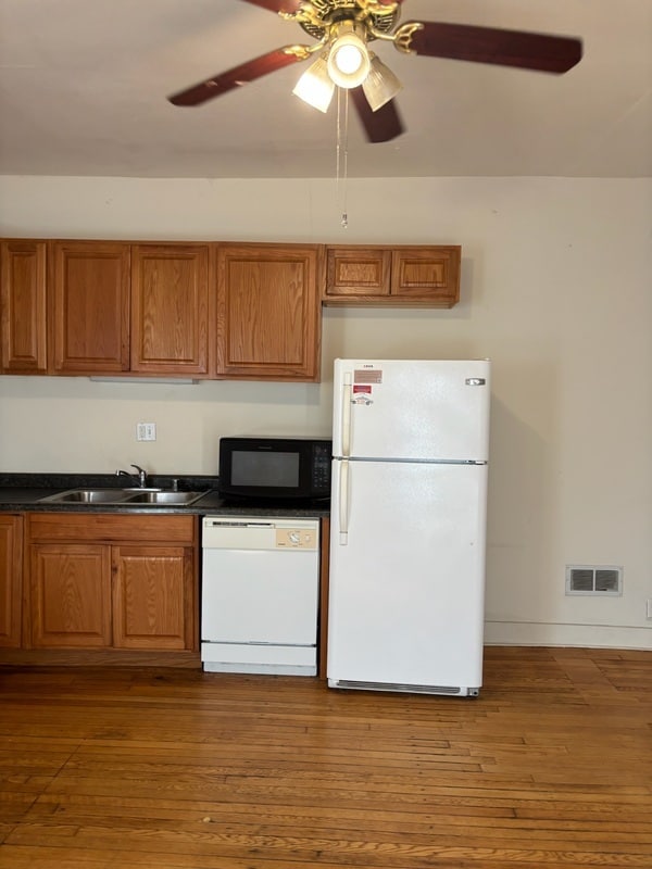 Building Photo - 129 E Gorham St