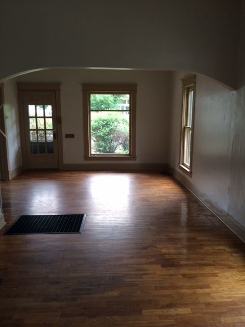 Building Photo - 2 br, 1 bath House - 460 W. 4th Street