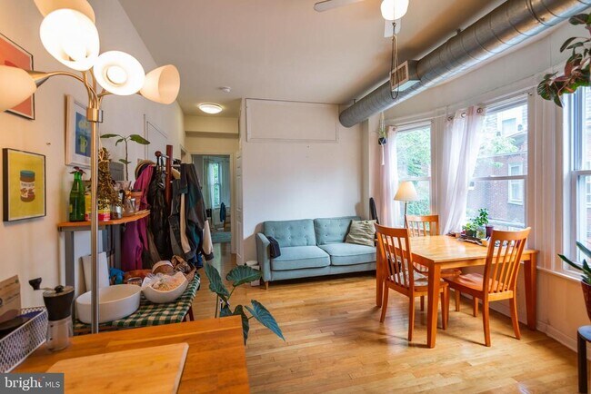 Foto del edificio - 4813 Walton Ave
