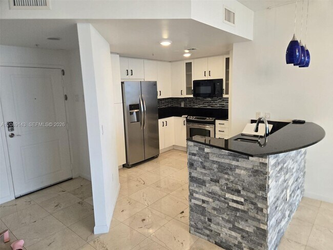Building Photo - 7900 Harbor Island Dr