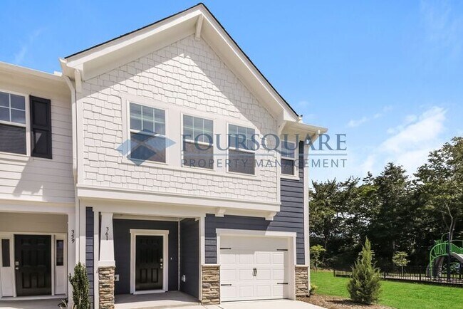 Foto del edificio - End Unit Townhome | Back Patio with Privac...
