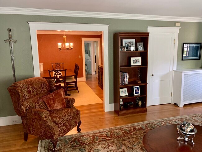 Foto del edificio - 95 Atwood Ave