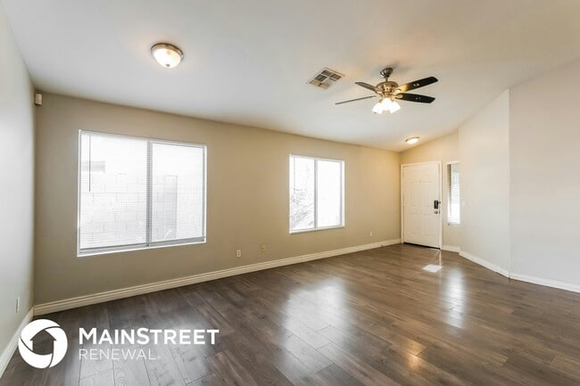 Building Photo - 3910 N 105th Ln