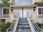 Foto principal - 5730 Vineland Ave