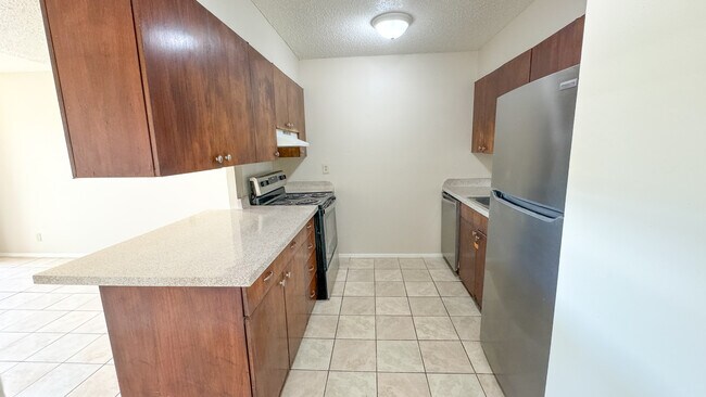 Building Photo - Diplomat Apartments