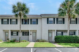 Building Photo - 104 Courtyard Villas Ln