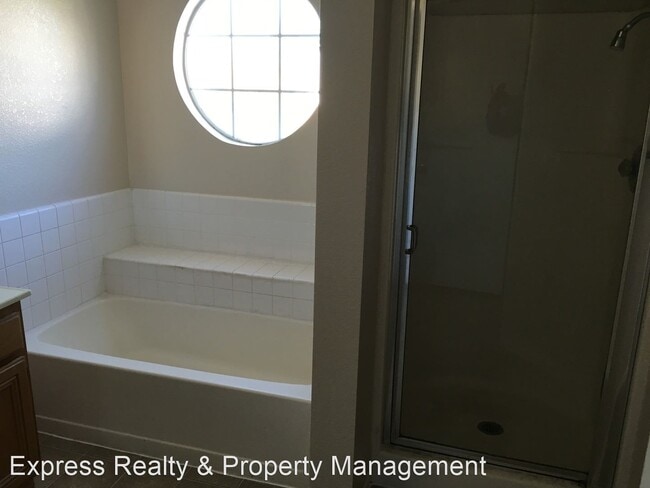 Building Photo - 4 br, 2.5 bath House - 15827 Fiddleleaf Rd.
