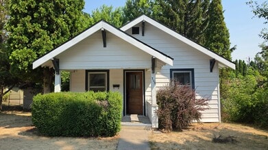 Building Photo - 705 B Ave